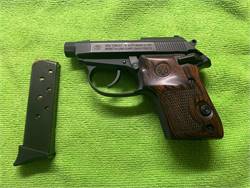 Used Beretta 3032 Tomcat Black with wood grips 32 Auto