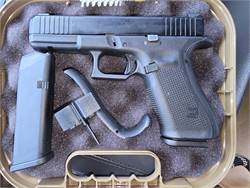 Glock 17 gen5 like new 